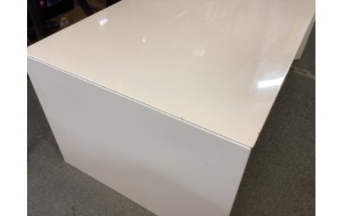 TABLE BASSE RELEVABLE LAQUÉE BLANCHE