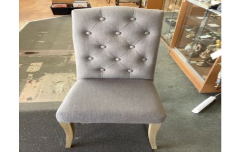 CHAISE DOSSIER CAPITONNÉ GRIS