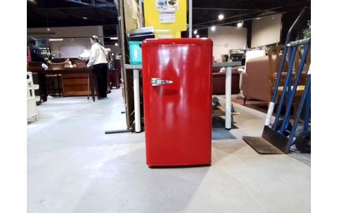 REFRIGERATEUR PM ROUGE