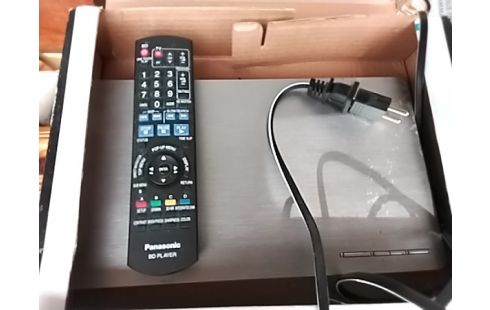 LECTEUR DVD PANASONIC 3D 4K CAST NETFLIX YOUTUBE +CARTON