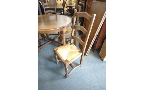 4 CHAISES PAILLEES