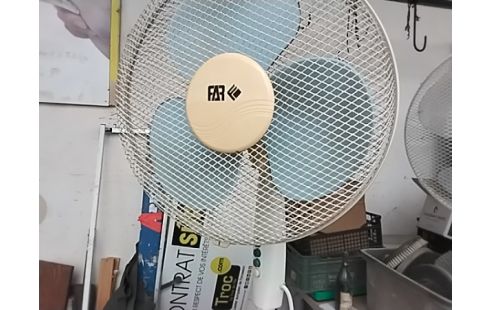 VENTILATEUR SUR PIED RÉGLABLE