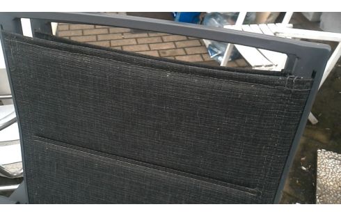 TUINSTOEL LOT VAN 2