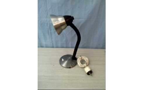 TISCHLAMPE VERST.BAR SILB.FARB. SCHW. GET.