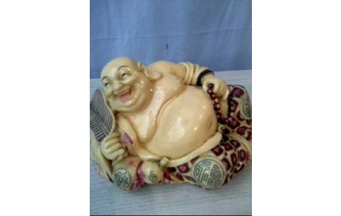 FIGUR <BUDAI> LACHEND