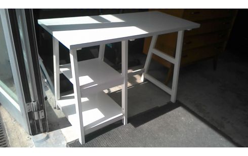 SCHREIBTISCH