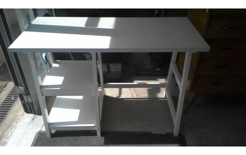 SCHREIBTISCH