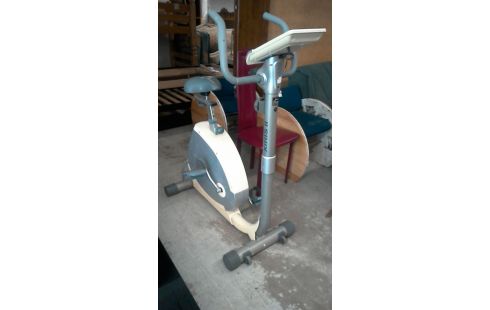 VELO D'APPARTEMENT   CARE   EN  L'  ETAT