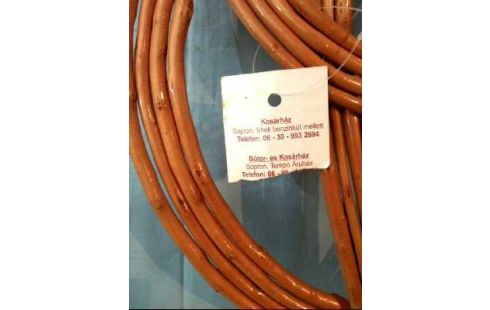 TEPPICHKLOPFER RATTAN <KOSARHAZ>