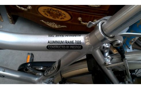 BICICLETA GRIS ALUMINIO