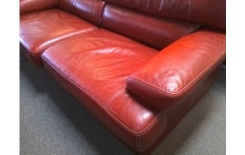 CANAPE ROUGE 2P (TACHES)