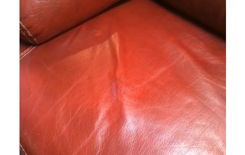 CANAPE ROUGE 2P (TACHES)
