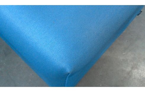 PUF MODELO GRANDE AZUL TEJIDO