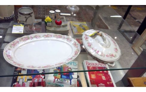 SOUPIERE + PLAT EN PORCELAINE