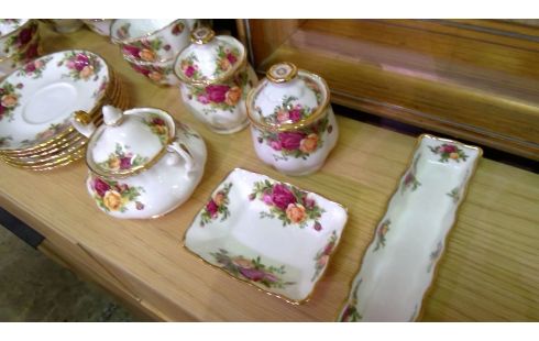 SERVICE A CAFE ET DESSERT ROYAL ALBERT