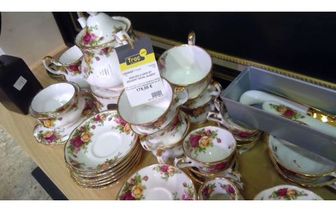 SERVICE A CAFE ET DESSERT ROYAL ALBERT