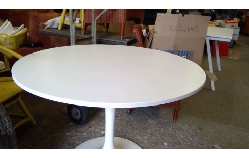 TABLE TULIPE IKEA