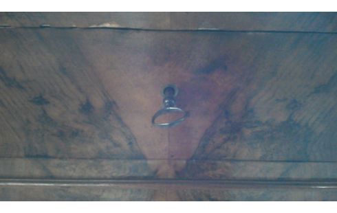 COMMODE