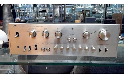 AMPLIFICATEUR JVC VN-900
