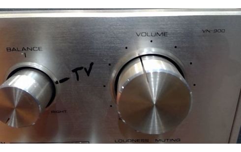 AMPLIFICATEUR JVC VN-900