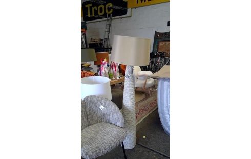 LAMPADAIRE MODERNE