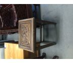 TABLE D'APPOINT ASIATIQUE SCULPTE