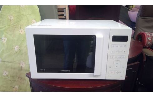 FOUR MICRO ONDES SAMSUNG