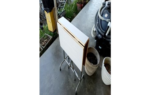 TABLE PLIANTE FORMICA