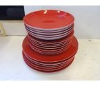 LOT D'ASSIETTES ROUGES GUY DEGRENNE