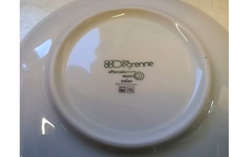 LOT D'ASSIETTES ROUGES GUY DEGRENNE