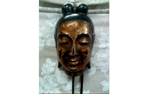 MASKE LACKIERT MIT PENDEL KETTE
