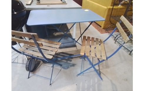 TABLE PLIANTE METAL BLEU + 2 CHAISES PLIANTES