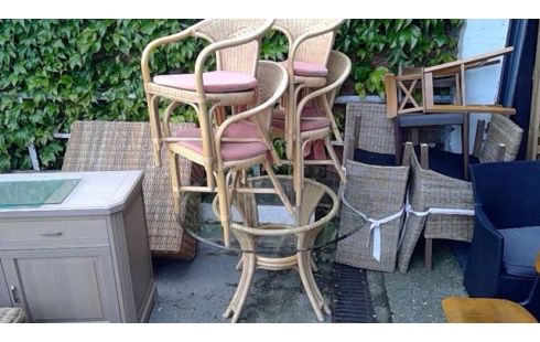 TABLE RONDE +4 CHAISES