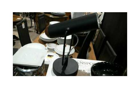LAMPE SUR PIED