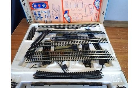 TRAIN JOUEF SUPER 8 (MANQUE QLQS PIECES)