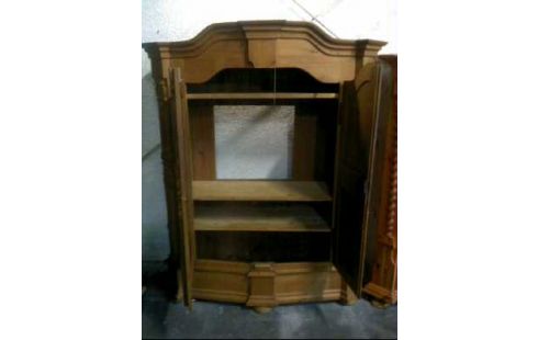 ARMOIRE CHAPEAU DE GENDARME
