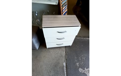 COMMODE