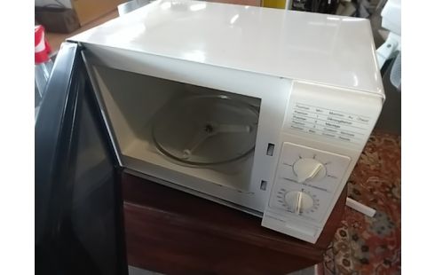MICRO ONDES NOSTRIA
