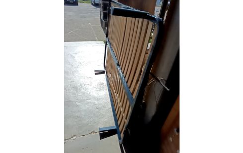 SOMMIER A LATTES 140 X 190 AVEC PIEDS