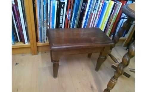 TABOURET MARCHE PIED BOIS
