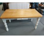 TABLE EN PIN BLANC