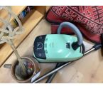 ASPIRATEUR MIELE VERT