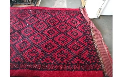 TAPIS POILS ROUGE 1M98/2M90