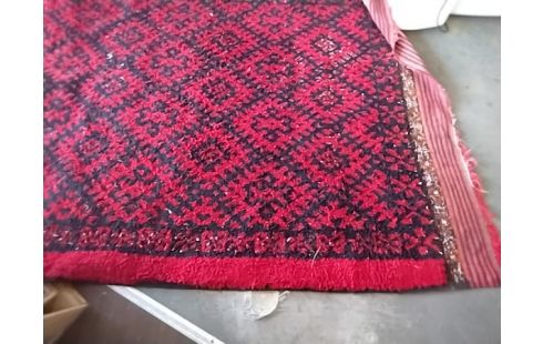 TAPIS POILS ROUGE 1M98/2M90