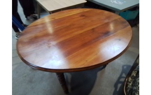 TABLE OVALE