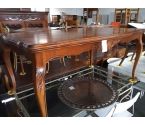TABLE STYLE LOUIS XV AVEC ALLONGES INTERIEURES (RAYURES)