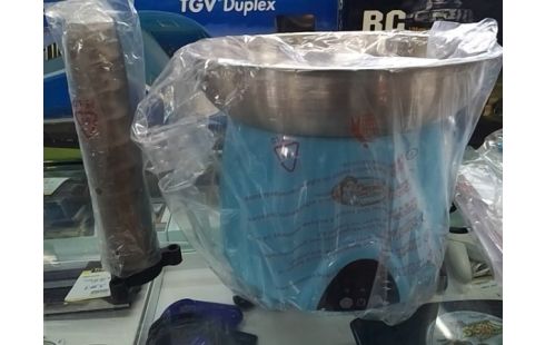 FONTAINE A CHOCOLAT BESTRON (AVEC ACCESSOIRES) NEUVE)