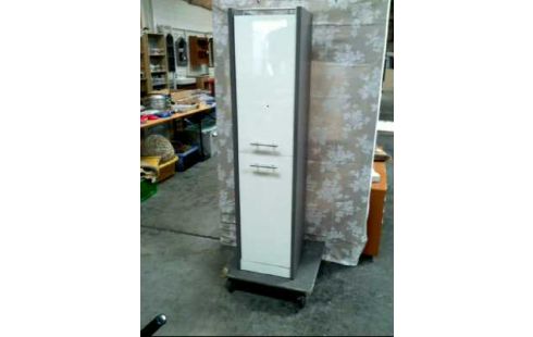 SCHRANK BADEZIMMER