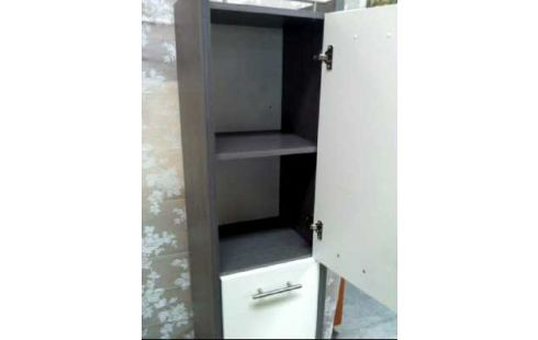 SCHRANK BADEZIMMER