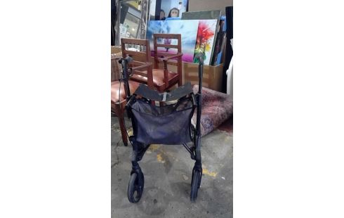 CHAISE DEAMBULATEUR